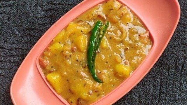 Aloo Curry Recipe in Hindi